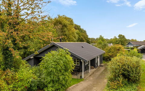 Bennek - 500M from the Sea: Möbel, Interior Design, Flooring, Fussboden, Wand, Couch, Holz, Wohnzimmer, Zimmer, Zuhause
