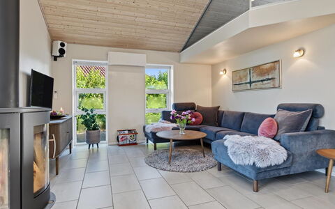 Nelia - 1Km from the Sea: Möbel, Interior Design, Flooring, Couch, Fussboden, Holz, Wohnzimmer, Decke, Zimmer, Zuhause