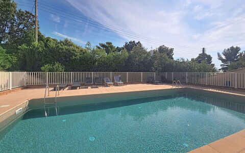 Cap Emeraude: Schwimmbad, Landscaping, Resort, Zaun, Hinterhof, Home Fechten, Eco Hotel, Gartenmöbel, Villa