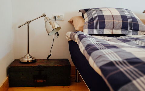Marijana: Schlafzimmer, Möbel, Bett, Bettdecke, Bedding, Linens, Flooring, Fussboden, Bettrahmen, Zimmer