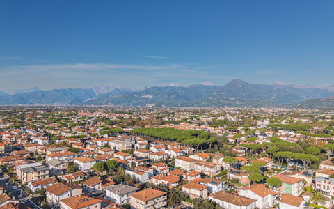 Casa Corallina: Daytime, Stadtgebiet, Wohngebiet, Horizont, Stadt, Nachbarschaft, Landschaft, Hügel, \Stadt, Vogelperspektive