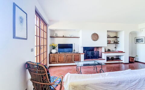 La Villa di Andrea: Möbel, Interior Design, Flooring, Wand, Fussboden, Holz, Wohnzimmer, Zimmer, Decke, Couch