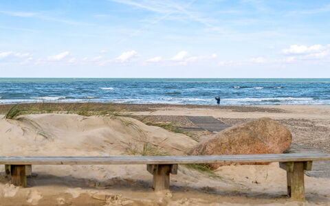 Alena - 50M from the Sea: Blau, Himmel, Wasser, Strand, Gewässer, Natürlichen Umgebung, Horizont, Küste, Meer
