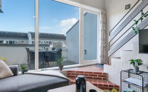 Alena - 50M from the Sea: Interior Design, Flooring, Fussboden, Zuhause, Wohnung, Blumentopf, Decke, Zimmerpflanze, Wohnzimmer, Couch