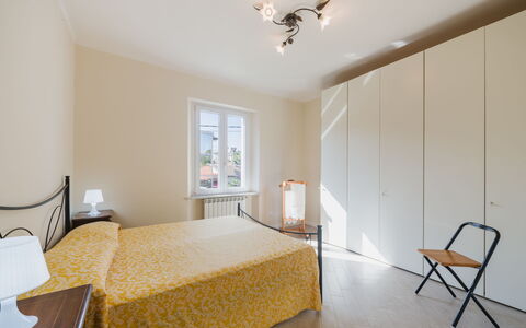 Terrazza Giardino: Wand, Interior Design, Flooring, Fussboden, Möbel, Holz, Decke, Zimmer, Schlafzimmer, Bett