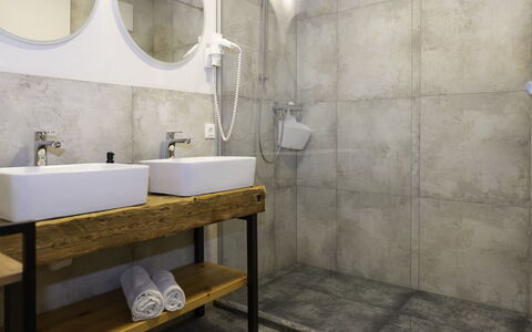 Auffach 609: Flooring, Interior Design, Armatur, Fussboden, Beleuchtung, Zapfhahn, Badezimmer, Bad Sink, Sinken, Möbel
