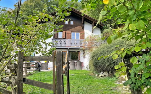 Chalet Scarbo: Holz, Haus, Hütte, Strauch, Zuhause, Ländliches Gebiet, Frühling, Bauernhaus, Garten, Hinterhof