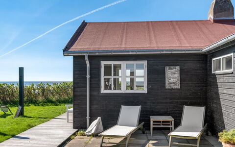 Aaran - 100M from the Sea: Holz, Haus, Hütte, Dach, Tür, Zuhause, Abstellgleis, Veranda, Planke, Deck