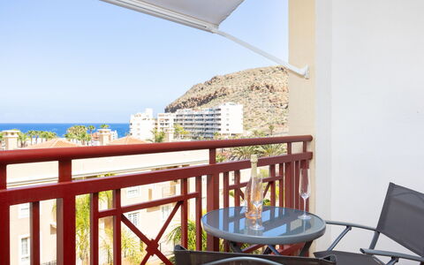 Balandros Sun: Möbel, Wohnung, Interior Design, Decke, Stuhl, Wohnzimmer, Balkon, Küche & Esszimmer Tisch, Holzbeize