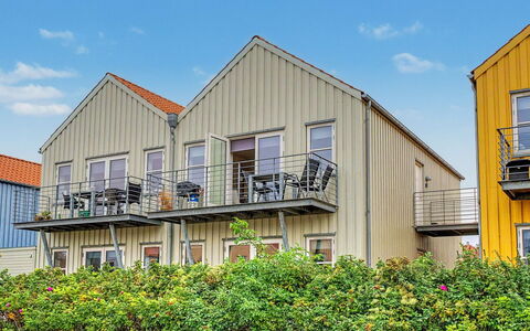 Leefke - 200M from the Sea: Fassade, Estate, Abstellgleis, Garten, Balkon, Villa, Hof, Eco Hotel