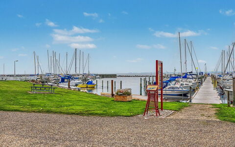Leefke - 200M from the Sea: Yachthafen, Boot, Dock, Watercraft, Küsten Und Ozeanische Forms, Meer, Küste, Mast, Hafen