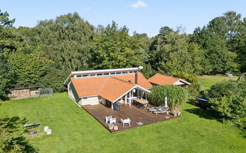 Thorolf - 625M from the Sea: Haus, Zuhause, Wohngebiet, Dach, Hütte, Estate, Bauernhaus, Rasen, Landscaping, Garten