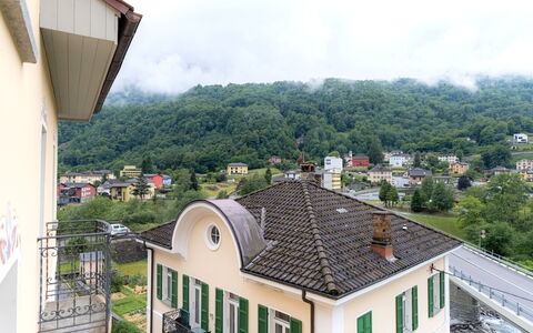 Acquarossa 13: Wohngebiet, Zuhause, Haus, Menschliche Siedlung, Balkon, Vorort, Dorf, Bergdorf