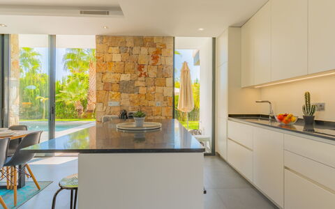 Azure: Interior Design, Flooring, Küche, Countertop, Wand, Fussboden, Holz, Decke, Möbel, Zuhause