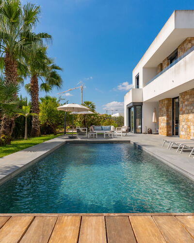 Azure: Schwimmbad, Estate, Resort, Villa, Eco Hotel, Landscaping, Villa, Hotel, Ferienort