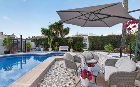 Quesada: Schwimmbad, Gartenmöbel, Möbel, Regenschirm, Stuhl, Resort, Blumentopf, Eco Hotel, Tisch Im Freien