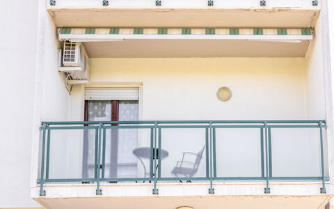 Casa Margia: Geländer, Baluster, Balkon, Verbundwerkstoff, Wohnung, Zaun, Metall, Eisen, Veranda, Glas
