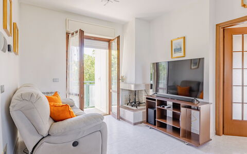 Casa Margia: Möbel, Interior Design, Flooring, Fussboden, Wand, Holz, Zimmer, Decke, Wohnzimmer, Beleuchtung