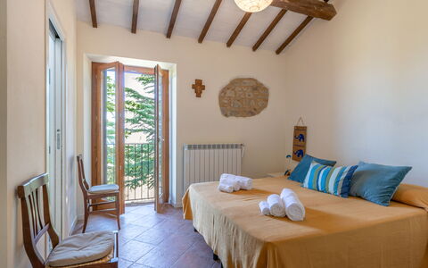 Il Melograno Apartament: Möbel, Wand, Holz, Interior Design, Flooring, Fussboden, Schlafzimmer, Zuhause, Bett, Zimmer