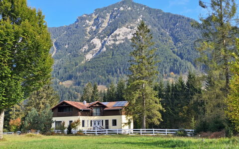 Bergzeit-Stoder: Bergforms, Baum, Berg, Gras, Natur, Hügel, Haus, Landschaft, Hochland, Gebirge