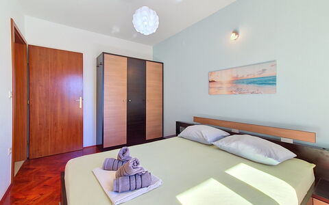 Marina 115: Interior Design, Fussboden, Flooring, Schlafzimmer, Holz, Bett, Möbel, Decke, Zimmer, Bedding