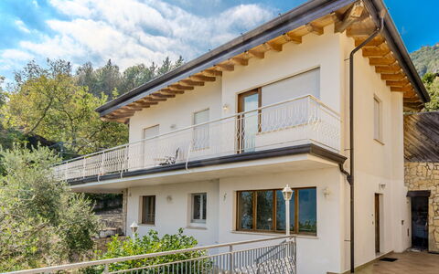 Casa Panoramica: Zuhause, Haus, Balkon, Veranda, Tür, Steigung, Geländer, Estate, Villa, Gips