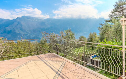 Casa Panoramica: Bergforms, Berg, Hügel, Gebirge, Hochland, Bergstation, Grat, Zaun, Senke, Geländer
