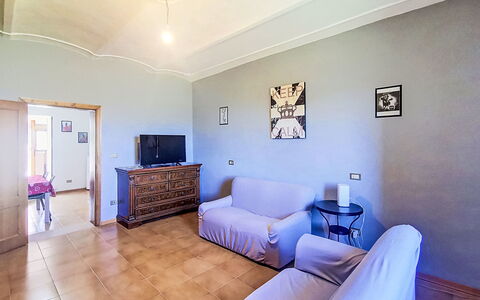 Le Fonti Terrazza: Flooring, Interior Design, Fussboden, Möbel, Decke, Zimmer, Beleuchtung, Wohnung, Couch, Wohnzimmer