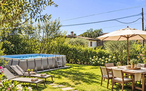 Le Fonti Terrazza: Gartenmöbel, Möbel, Schwimmbad, Garten, Resort, Hinterhof, Stuhl, Schatten, Regenschirm, Tisch Im Freien