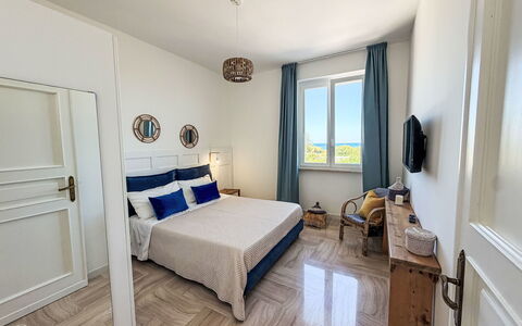 A Casa di Ara: Holz, Möbel, Fussboden, Flooring, Wohnung, Zuhause, Schlafzimmer, Holzboden, Bett, Bettrahmen