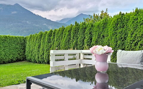 Reiter: Möbel, Interior Design, Flooring, Decke, Fussboden, Stuhl, Zimmer, Beleuchtung, Tabelle, Küche & Esszimmer Tisch