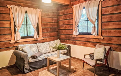 Donut Retreat 2: Flooring, Schlafzimmer, Bedding, Bett, Bettrahmen, Linens, Bettdecke, Hartholz, Matratze, Holzboden
