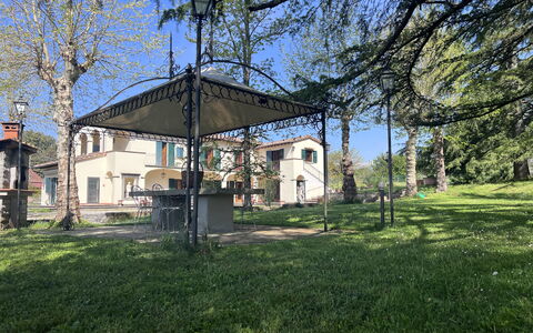 Villa Il Parco: Schatten, Gazebo, Pavillon, Outdoor Struktur, Garten, Garten, Überdachung, Rasen, Park, Pergola