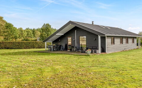 Torsten: Flooring, Schlafzimmer, Bedding, Bett, Bettrahmen, Linens, Bettdecke, Hartholz, Matratze, Holzboden