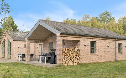 Evtim - 275M from the Sea: Holz, Hütte, Abstellgleis, Blockhaus, Holzbeize, Hartholz, Planke, Holz, Natürliches Material, Gartenbauten