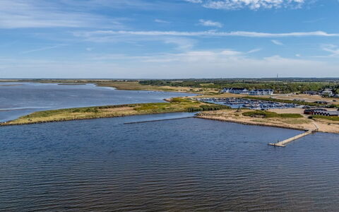 Tarm 689: Wasservorräte, Wasser, Gewässer, Küste, Wasserweg, Küsten Und Ozeanische Forms, Natürliche Landschaft, Bank, Horizont, Kanal