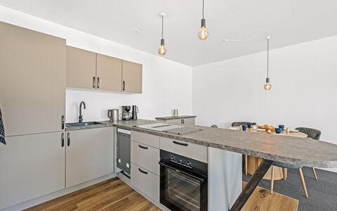 Alban - 50M to the Fjord: Flooring, Möbel, Interior Design, Countertop, Holz, Küche, Fussboden, Decke, Cabinetry, Holzboden