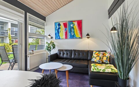Kielo - 700M from the Sea: Interior Design, Möbel, Couch, Wand, Flooring, Wohnzimmer, Decke, Fussboden, Zuhause, Zimmer