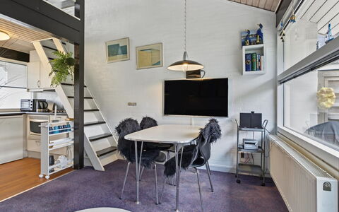 Kielo - 700M from the Sea: Interior Design, Flooring, Decke, Möbel, Fussboden, Zimmer, Beleuchtung, Wohnung, Wohnzimmer, Stuhl