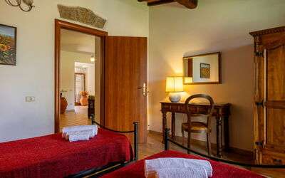 Ortale a Pitigliano with Pool