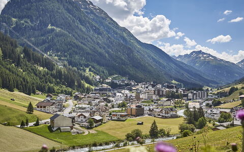Augl'S Hof: Bergforms, Berg, Landschaft, Hügel, Hochland, Gebirge, Bergstation, Senke, Dorf, Steigung