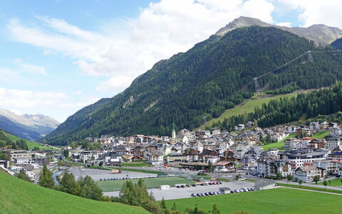 Augl'S Hof: Bergforms, Landschaft, Hügel, Gebirge, Bergstation, Senke, Dorf, Steigung, Alpen, Bergdorf