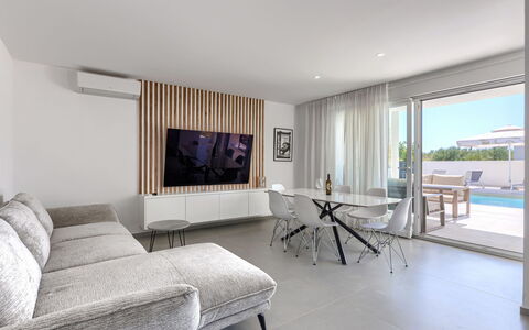 Level 4: Interior Design, Flooring, Fussboden, Möbel, Holz, Decke, Couch, Wohnung, Wohnzimmer, Zuhause
