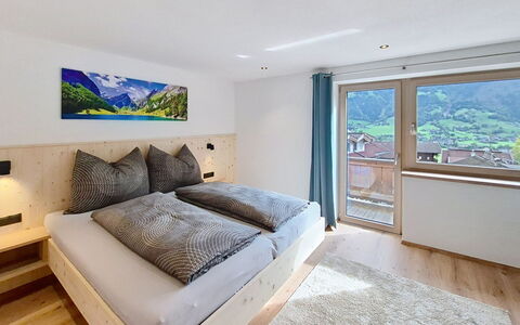 Sophia: Gebirge, Hotel, Alpen, Balkon, Grat, Bergdorf, Resort, Penthouse