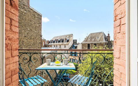 L'Emerillon: Wohnung, Tür, Stuhl, Balkon, Fahrrad, Zimmerpflanze