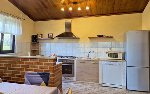 Pod Meloni: Möbel, Interior Design, Flooring, Wand, Decke, Holz, Fussboden, Zimmer, Light Fixture, Küche