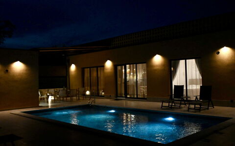 Grandpa Pouls Heritage, Heated Pool: Schwimmbad, Resort, Beleuchtung, Flooring, Verbundwerkstoff, Fussboden, Water Feature, Nacht, Hotel, Thermae