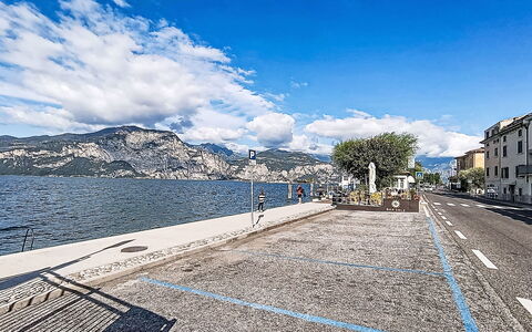 Casa al Lago: Himmel, Bergforms, Berg, Hügel, Wolke, Gebirge, Küsten Und Ozeanische Forms, See, Küste, Grat