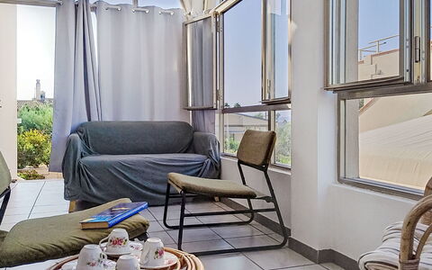 Sorella Lina: Möbel, Interior Design, Flooring, Fussboden, Stuhl, Wohnung, Zimmer, Zuhause, Wohnzimmer, Couch