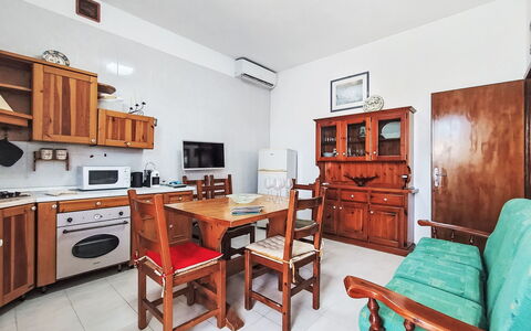 Sorella Lina: Möbel, Flooring, Cabinetry, Interior Design, Fussboden, Zimmer, Haushaltsgerät, Küche, Wohnung, Major Appliance